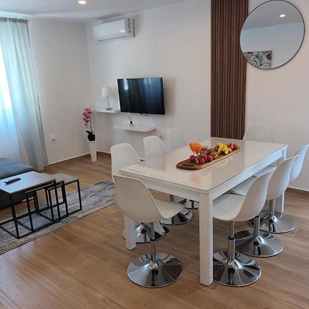 Apartmani Tolj 马卡尔斯卡 外观 照片