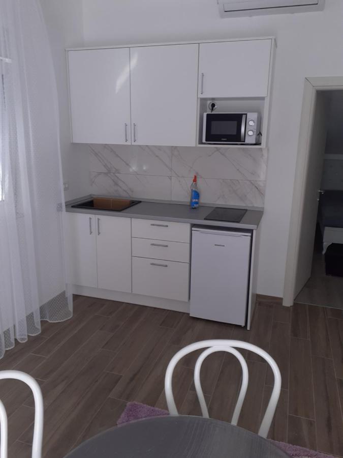 Apartmani Tolj 马卡尔斯卡 外观 照片