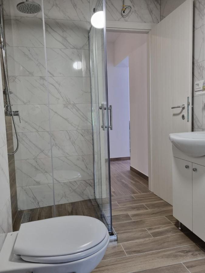 Apartmani Tolj 马卡尔斯卡 外观 照片