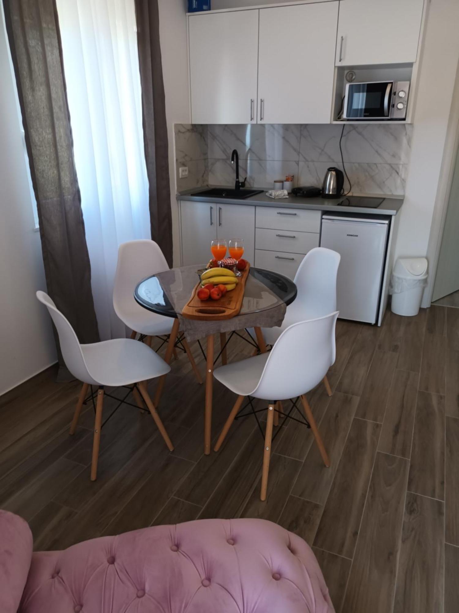 Apartmani Tolj 马卡尔斯卡 外观 照片
