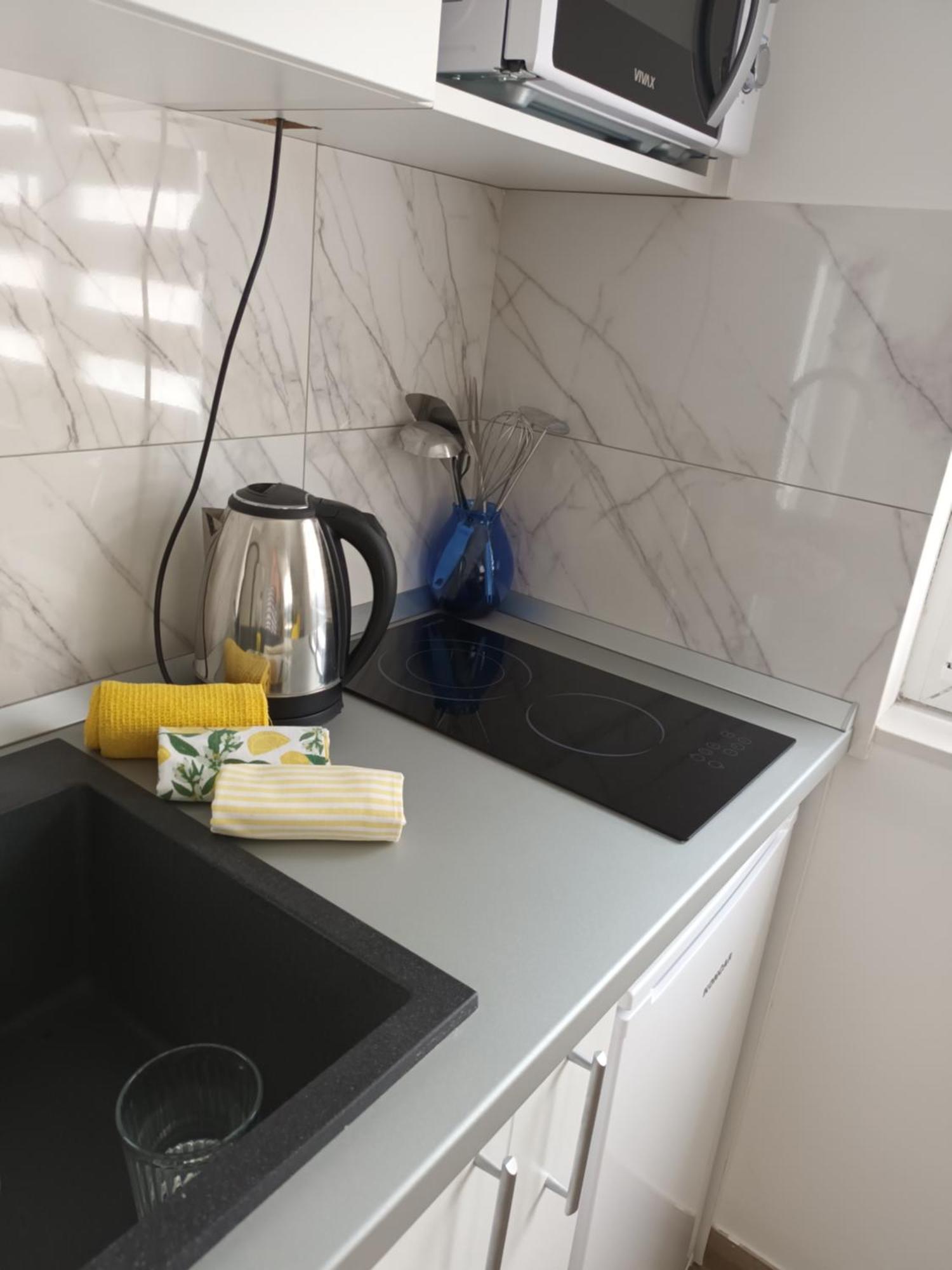 Apartmani Tolj 马卡尔斯卡 外观 照片